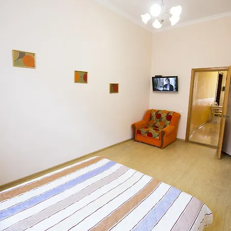 простора від власника на проспекті шевченка 14 напроти макдональтсу Apartament Lwów